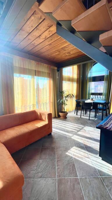 Altana - Loft Sulla Citta Apartment ปาร์มา ภายนอก รูปภาพ